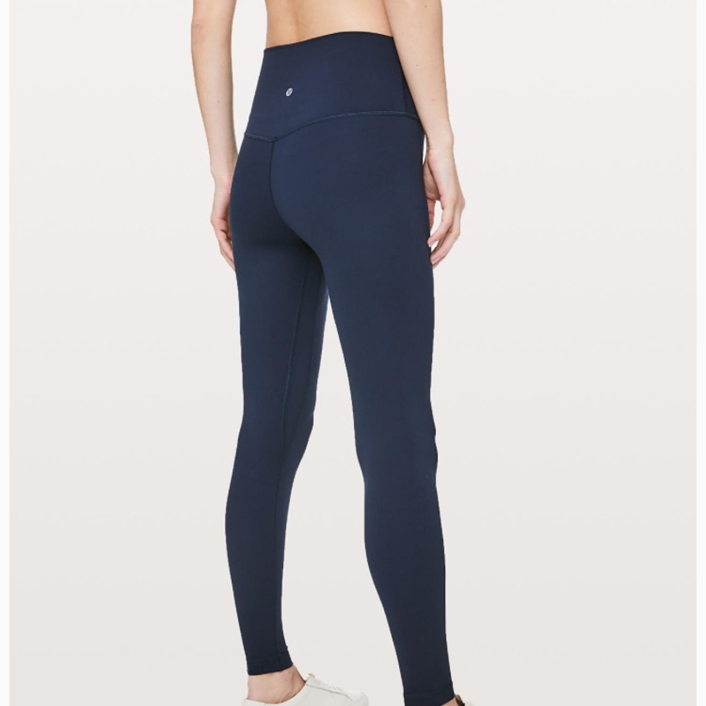 Navy Lulu Aligns